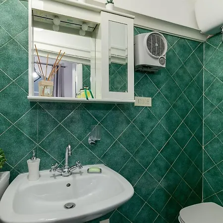 Vicolo Antico * Rome